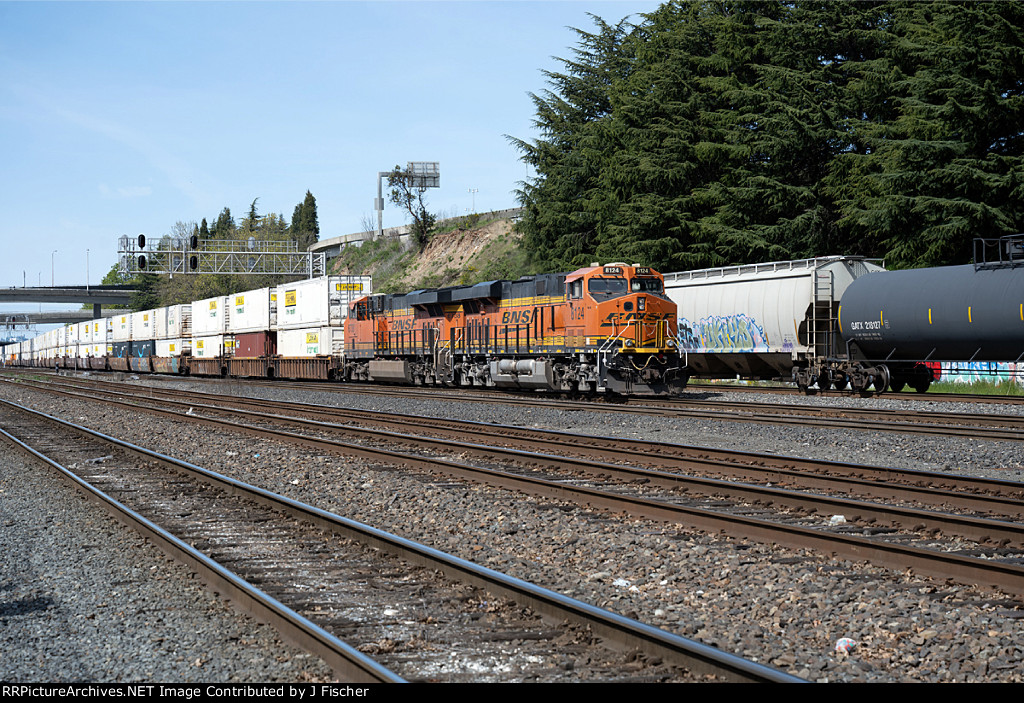 BNSF 8124